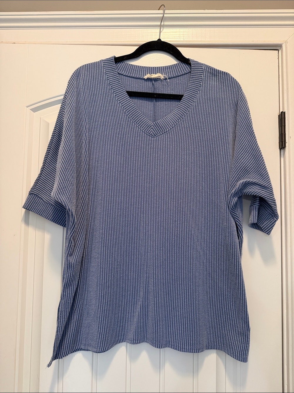 Relaxed V-Neck Short Sleeve Tee in Light Blue